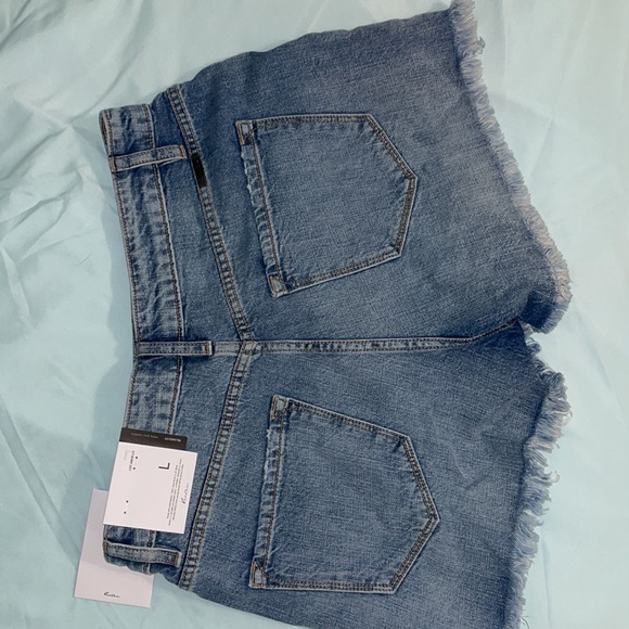 NWT Kancan size large women’s distressed jean shorts - Picture 6 of 9